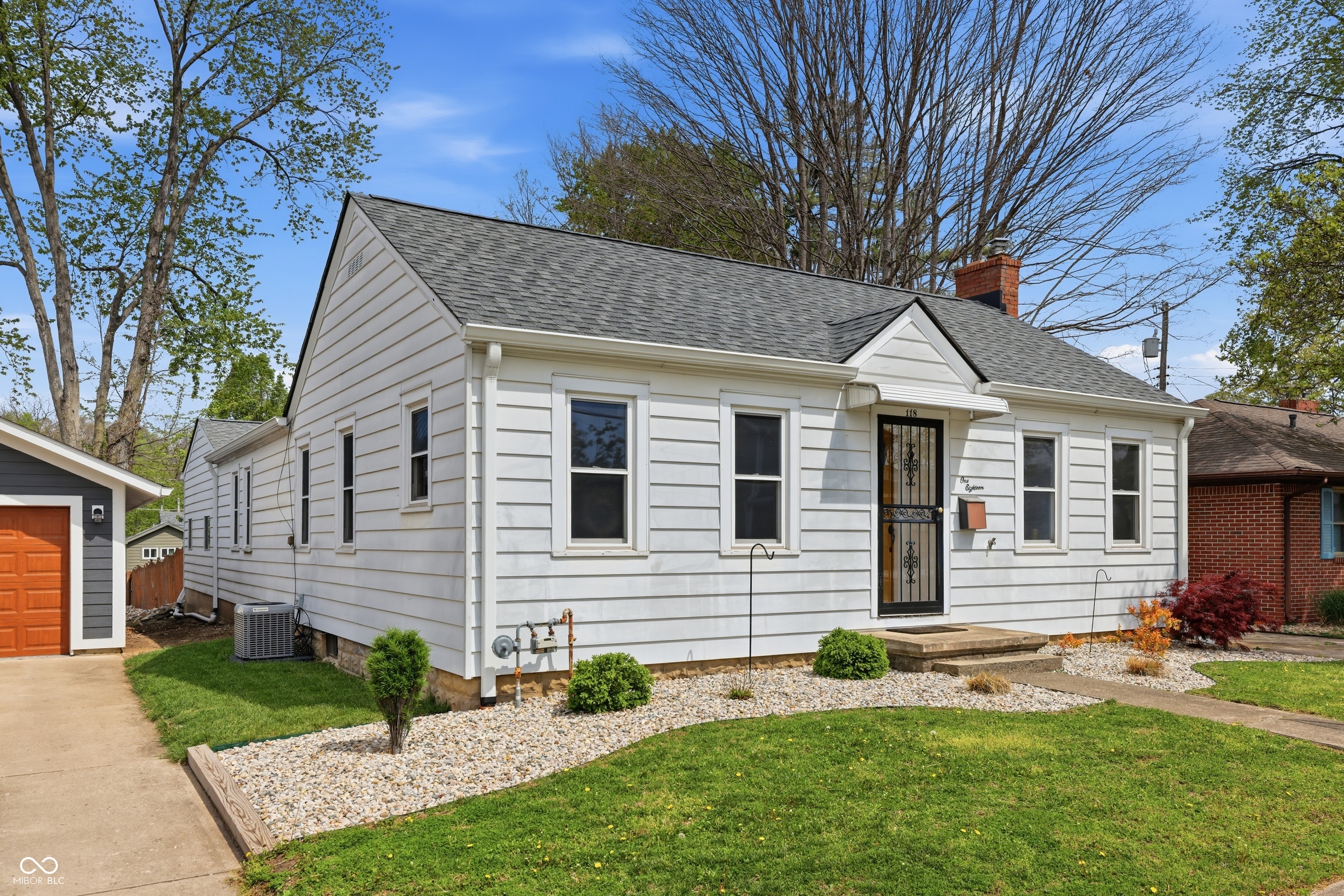 118 West Water Street Pendleton, IN 46064 - Photo 3 of 48