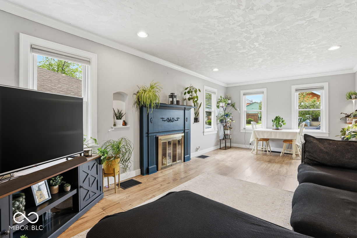 118 West Water Street Pendleton, IN 46064 - Photo 9 of 48