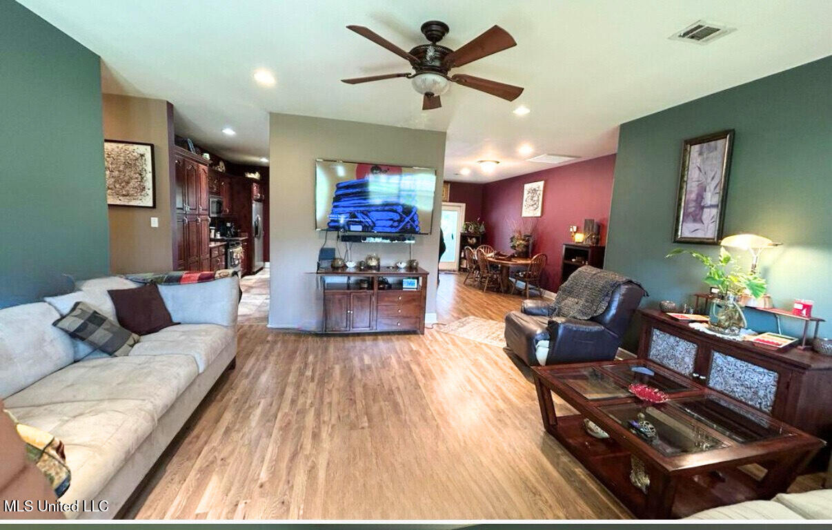 447 Russell Avenue Long Beach, MS 39560 - Photo 13 of 34 IMG_8049