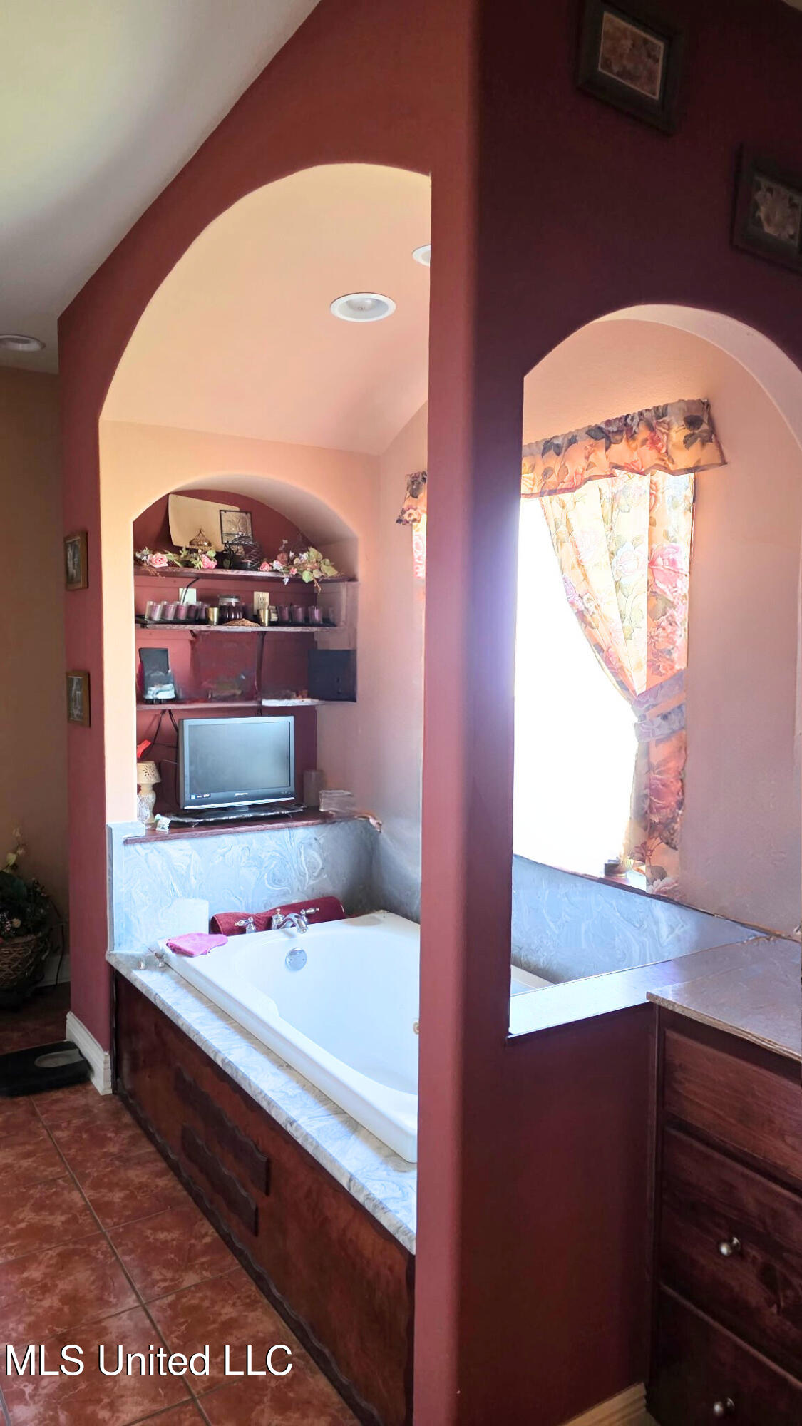 447 Russell Avenue Long Beach, MS 39560 - Photo 15 of 34 Primary Tub