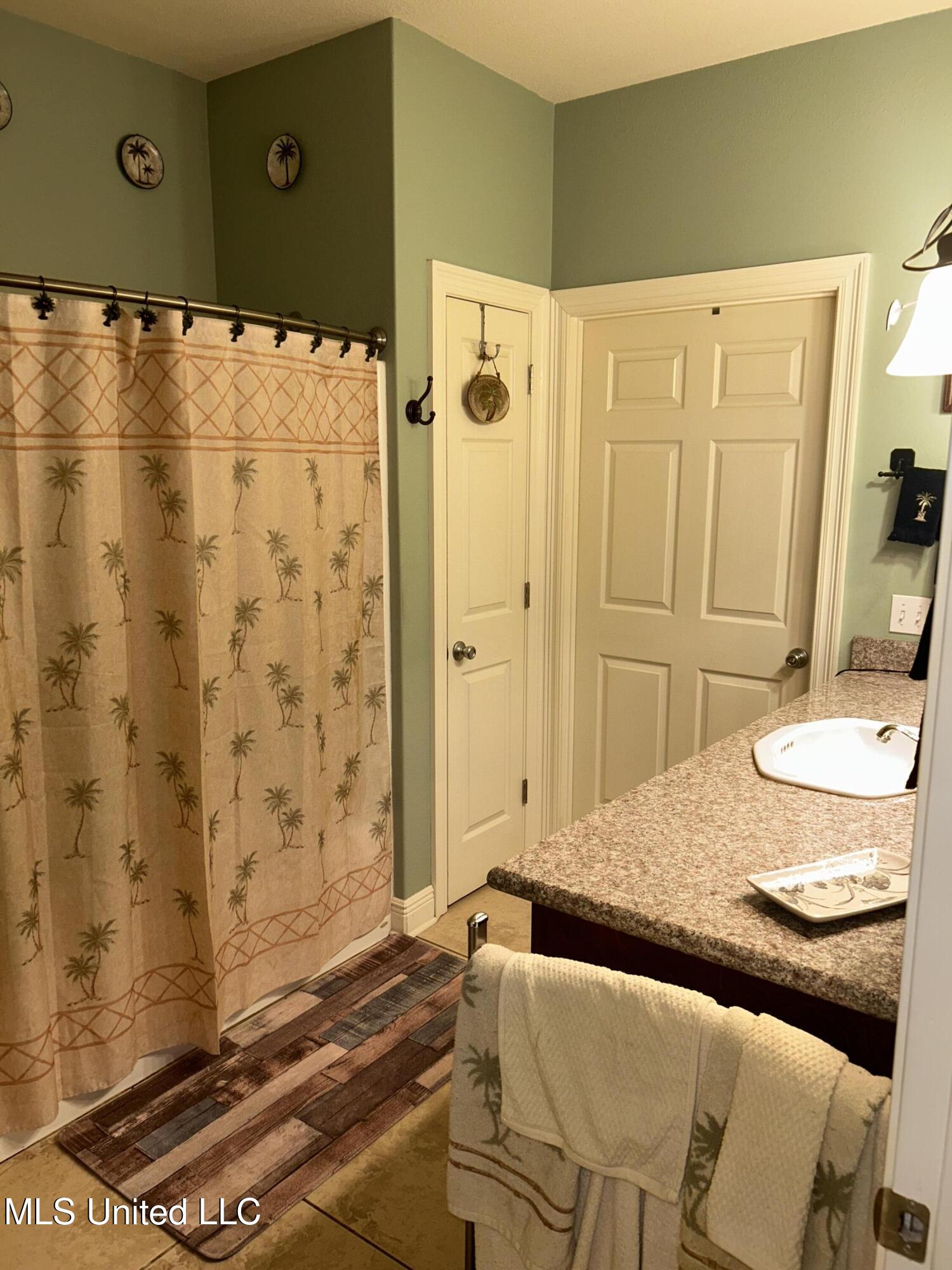 447 Russell Avenue Long Beach, MS 39560 - Photo 20 of 34 guest bathroom