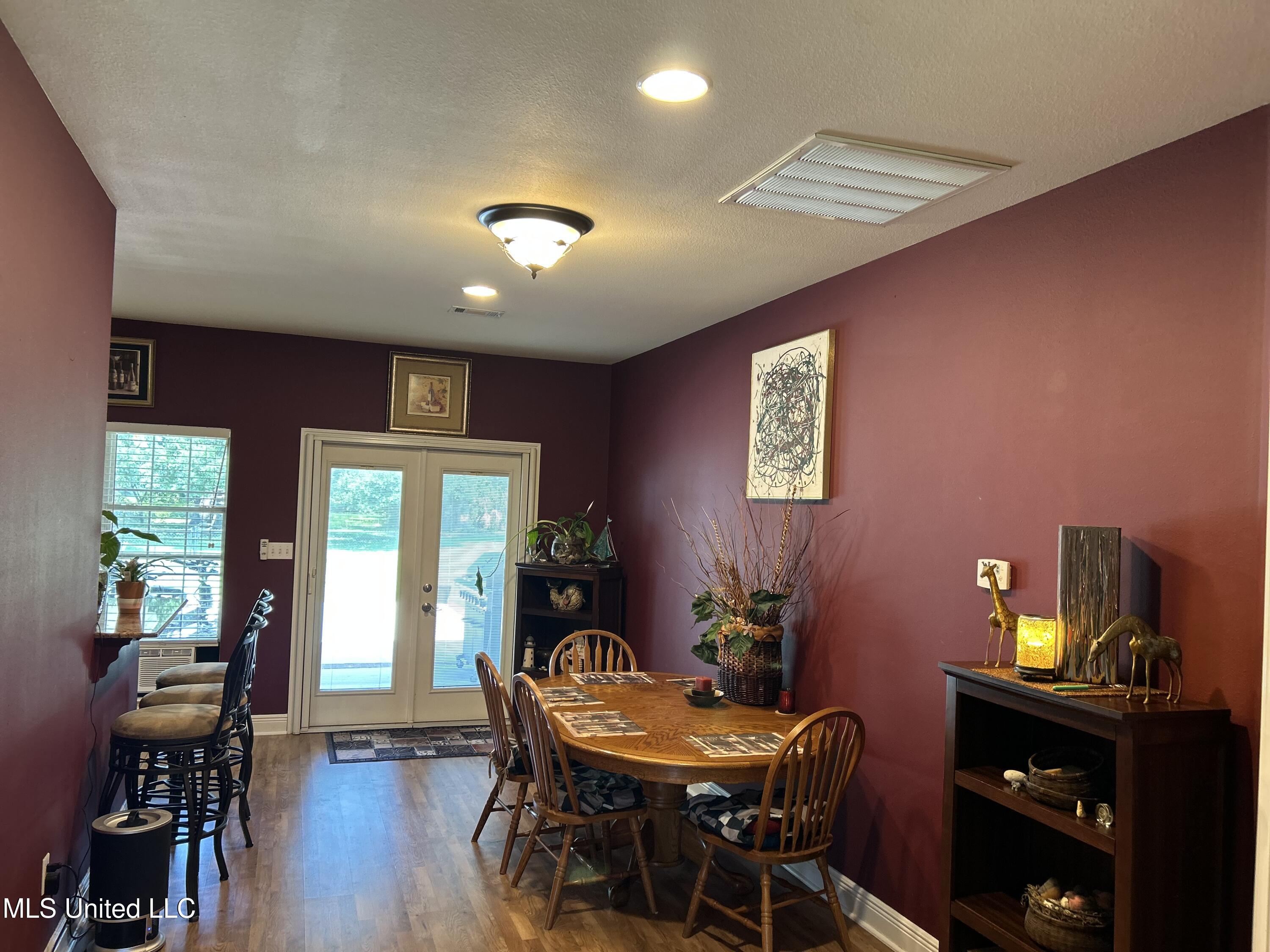 447 Russell Avenue Long Beach, MS 39560 - Photo 9 of 34 dining room