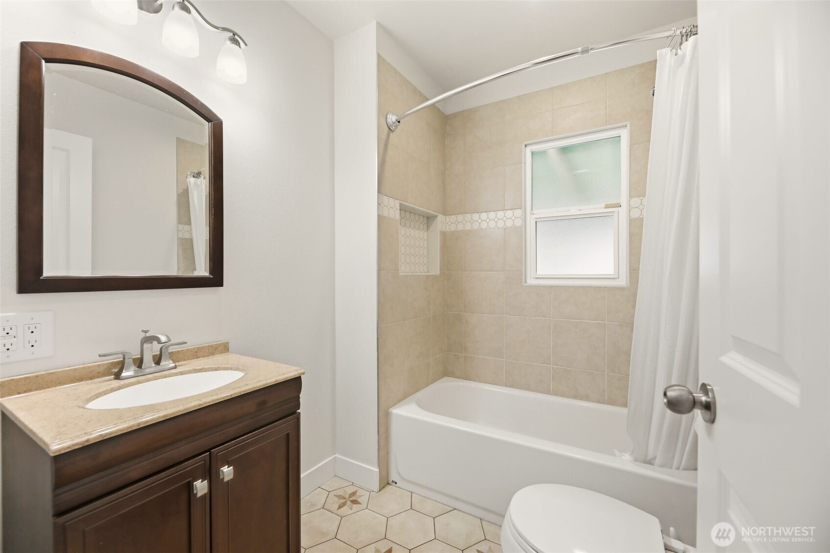 2309 State Street Everett, WA 98201 - Photo 11 of 26