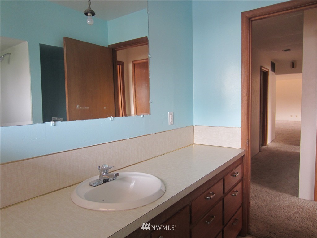 1433 Grant Road East Wenatchee, WA 98802 - Photo 14 of 19 Gallery Image 14