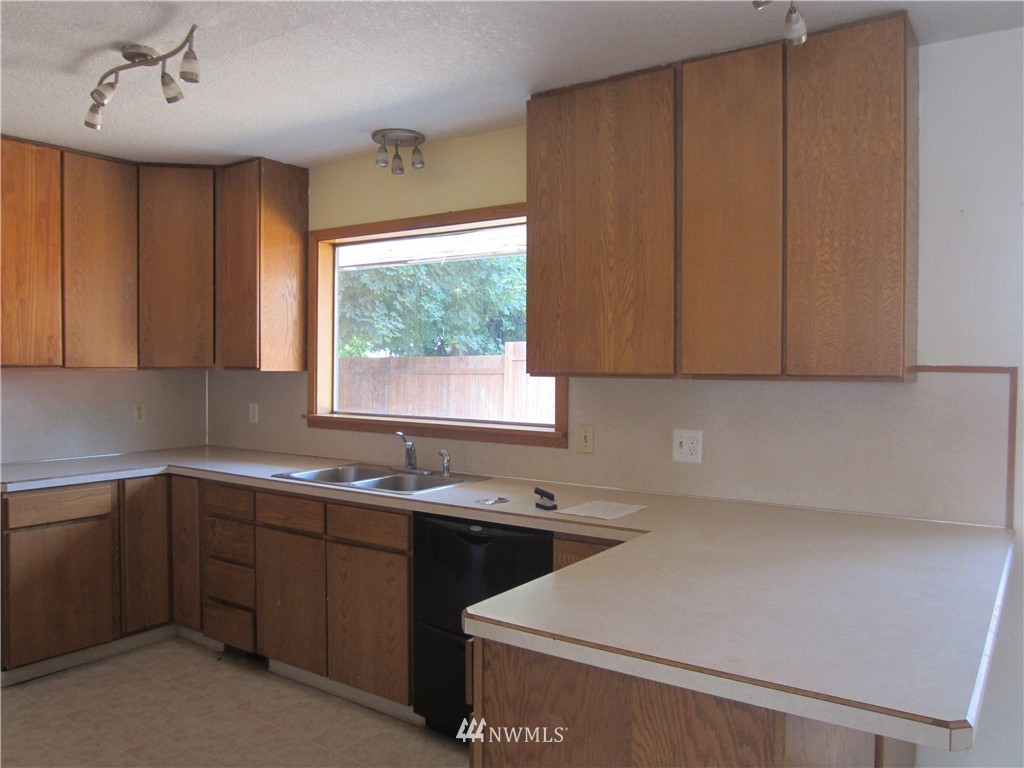 1433 Grant Road East Wenatchee, WA 98802 - Photo 9 of 19 Gallery Image 9