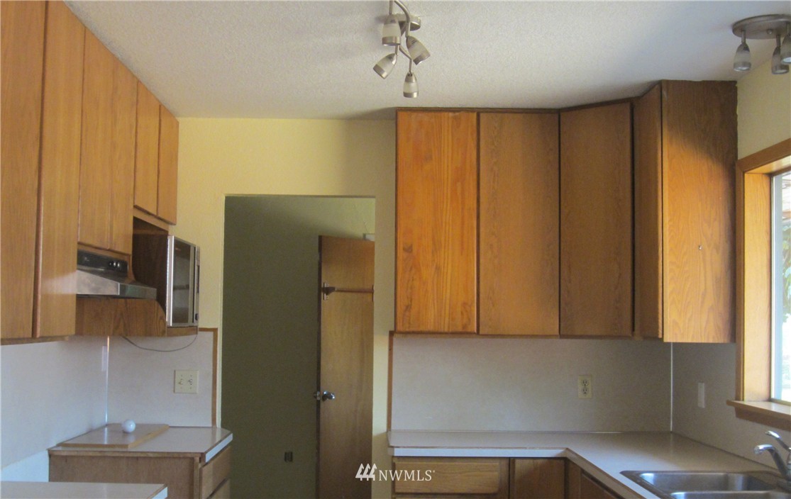 1433 Grant Road East Wenatchee, WA 98802 - Photo 10 of 19 Gallery Image 10