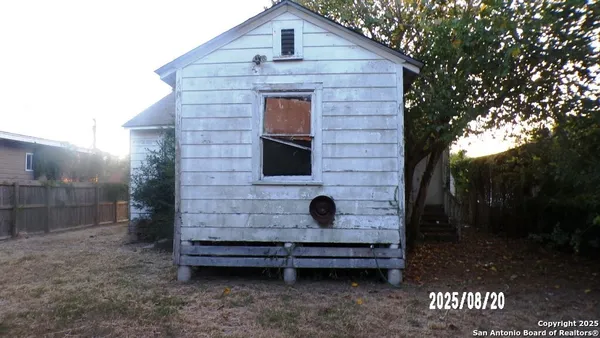 $925 | 1306 North Tyler Street, Beeville, TX 78102