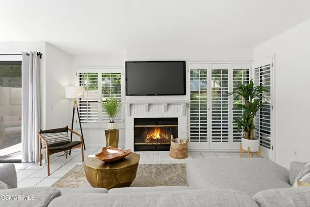 $669,000 | 4265 Las Virgenes Road, Unit 4, Calabasas, CA 91302