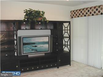 1801 Egg Harbor Road, Unit 210 Lindenwold, NJ 08021 - Photo 8 of 12 Living Room
