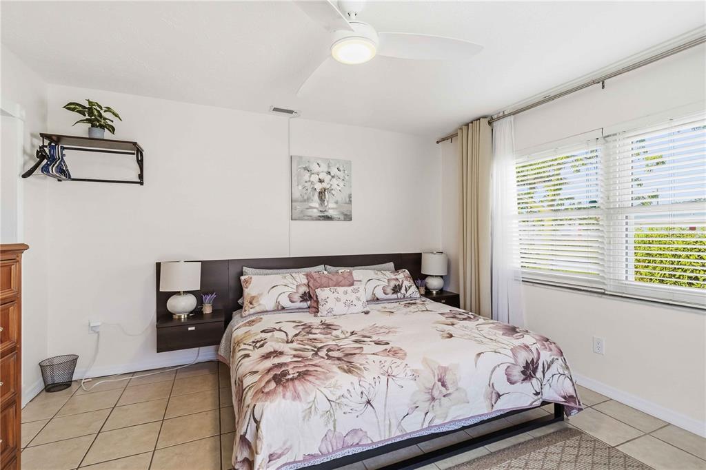 3136 Bispham Road Sarasota, FL 34231 - Photo 11 of 22 Gallery Image 11