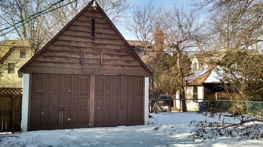 19567 Stratford Road Detroit, MI 48221 - Photo 3 of 24