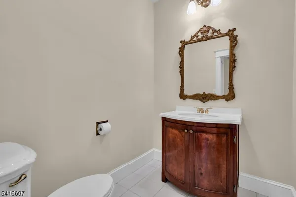 $899,900 | 72 Gillette Road, Gillette, NJ 07933