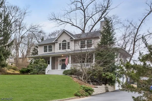 $899,900 | 72 Gillette Road, Gillette, NJ 07933
