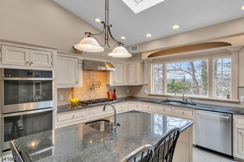 72 Gillette Road Gillette, NJ 07933 - Photo 23 of 45