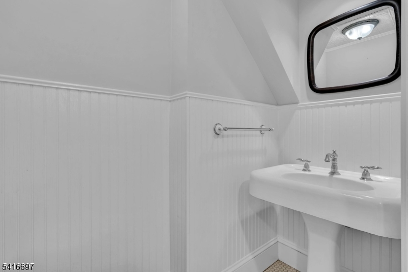 72 Gillette Road Gillette, NJ 07933 - Photo 36 of 45