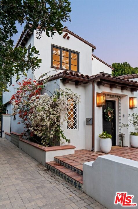 1436 Ethel Street Glendale, CA 91207 - Photo 3 of 47 a front view of a house with garden