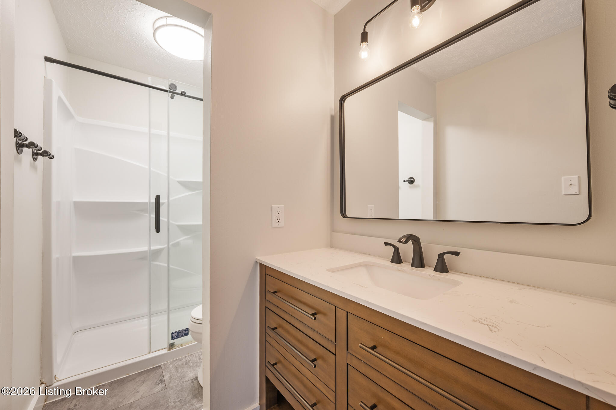 3715 Longview Road Louisville, KY 40299 - Photo 20 of 36 3715 Longview Rd-28