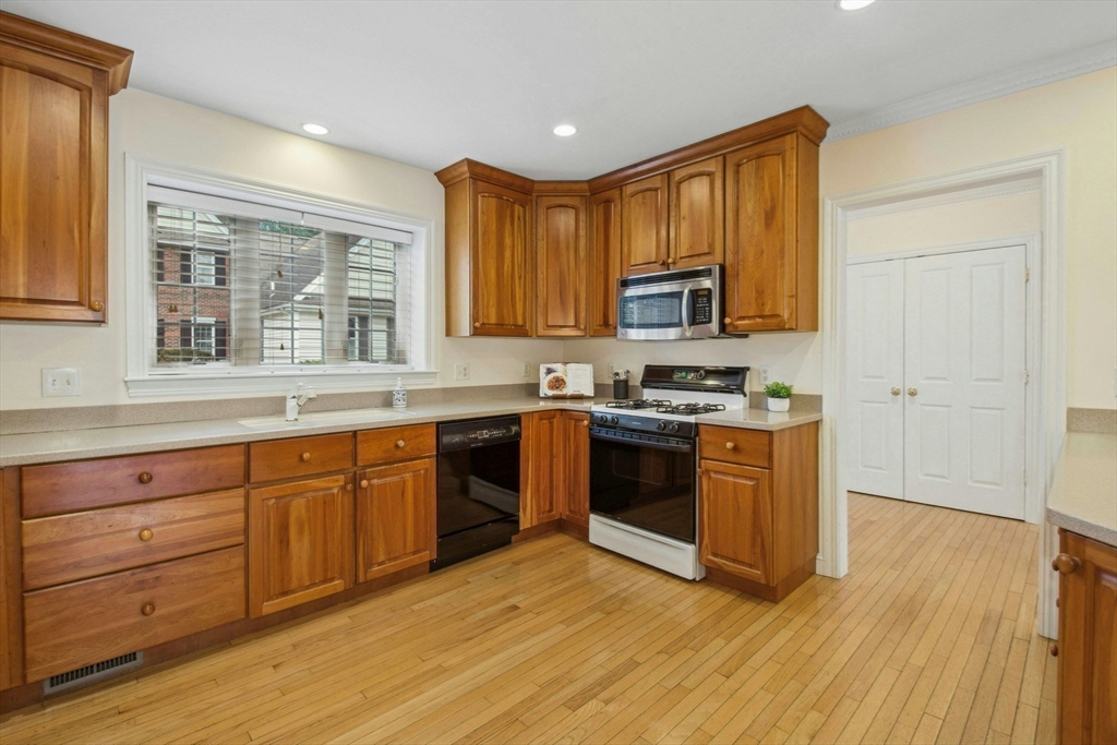 4 Turtle Brook Way Medfield, MA 02052 - Photo 15 of 36