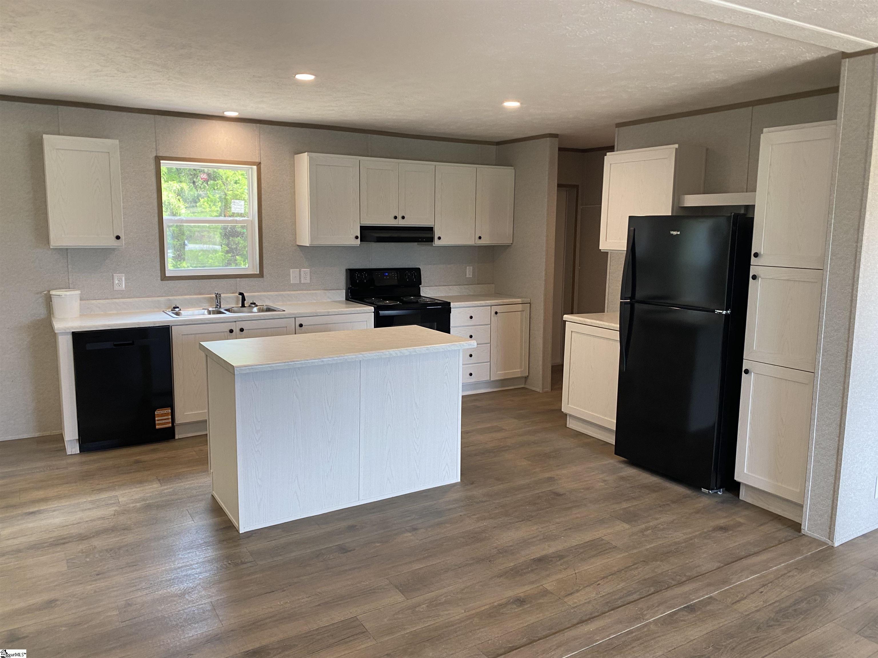 11271 South 101st Highway Gray Court, SC 29645 - Photo 2 of 10