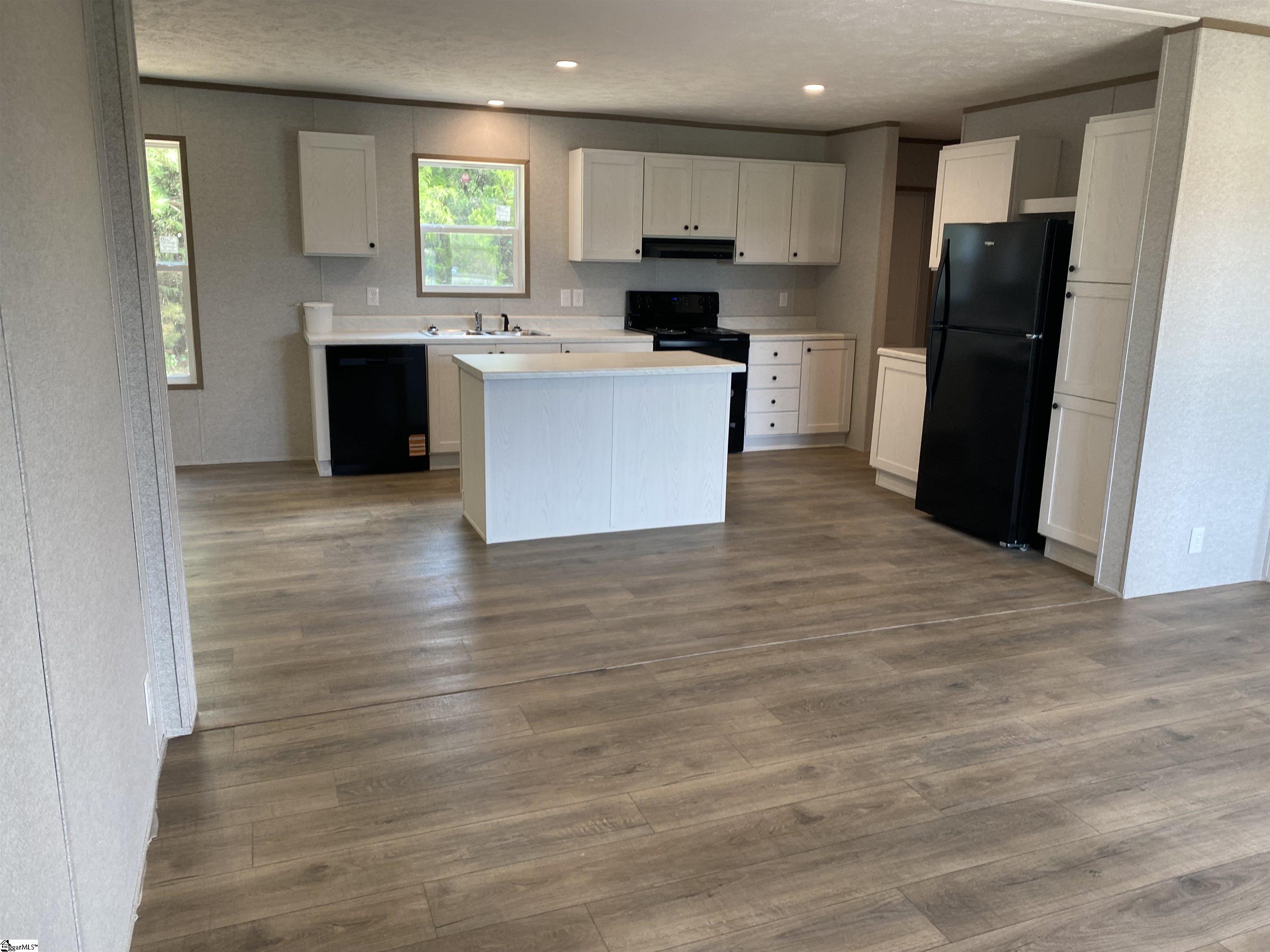 11271 South 101st Highway Gray Court, SC 29645 - Photo 3 of 10