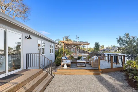 $1,695,000 | 39 Lakeside Drive, Corte Madera, CA 94925