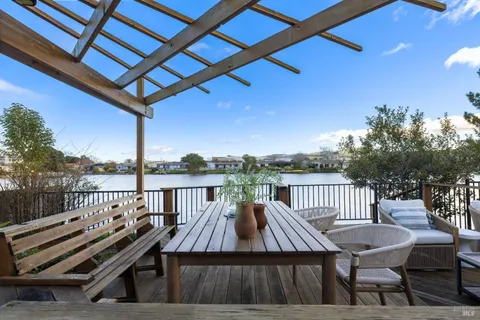$1,695,000 | 39 Lakeside Drive, Corte Madera, CA 94925