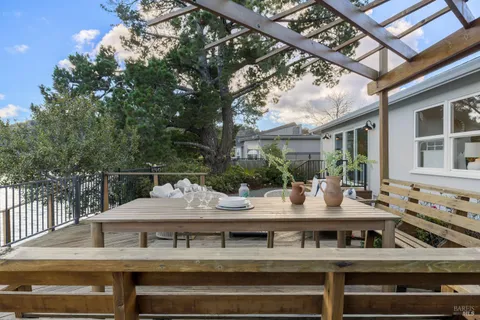 $1,695,000 | 39 Lakeside Drive, Corte Madera, CA 94925