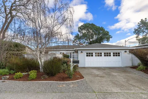 $1,695,000 | 39 Lakeside Drive, Corte Madera, CA 94925