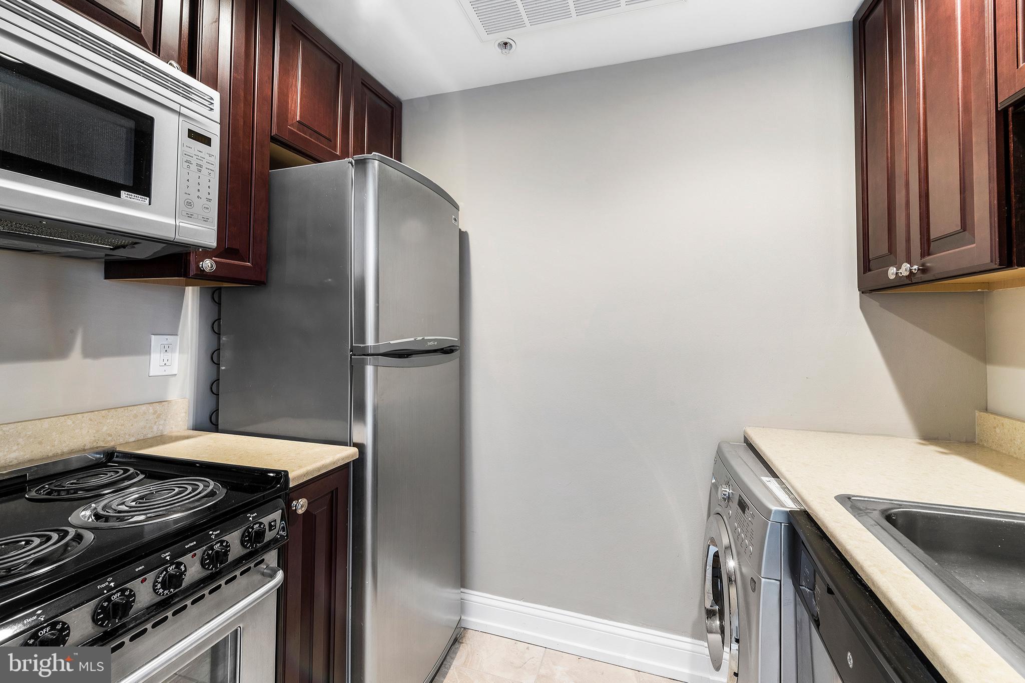 222 West Rittenhouse Square, Unit 1204 Philadelphia, PA 19103 - Photo 4 of 20