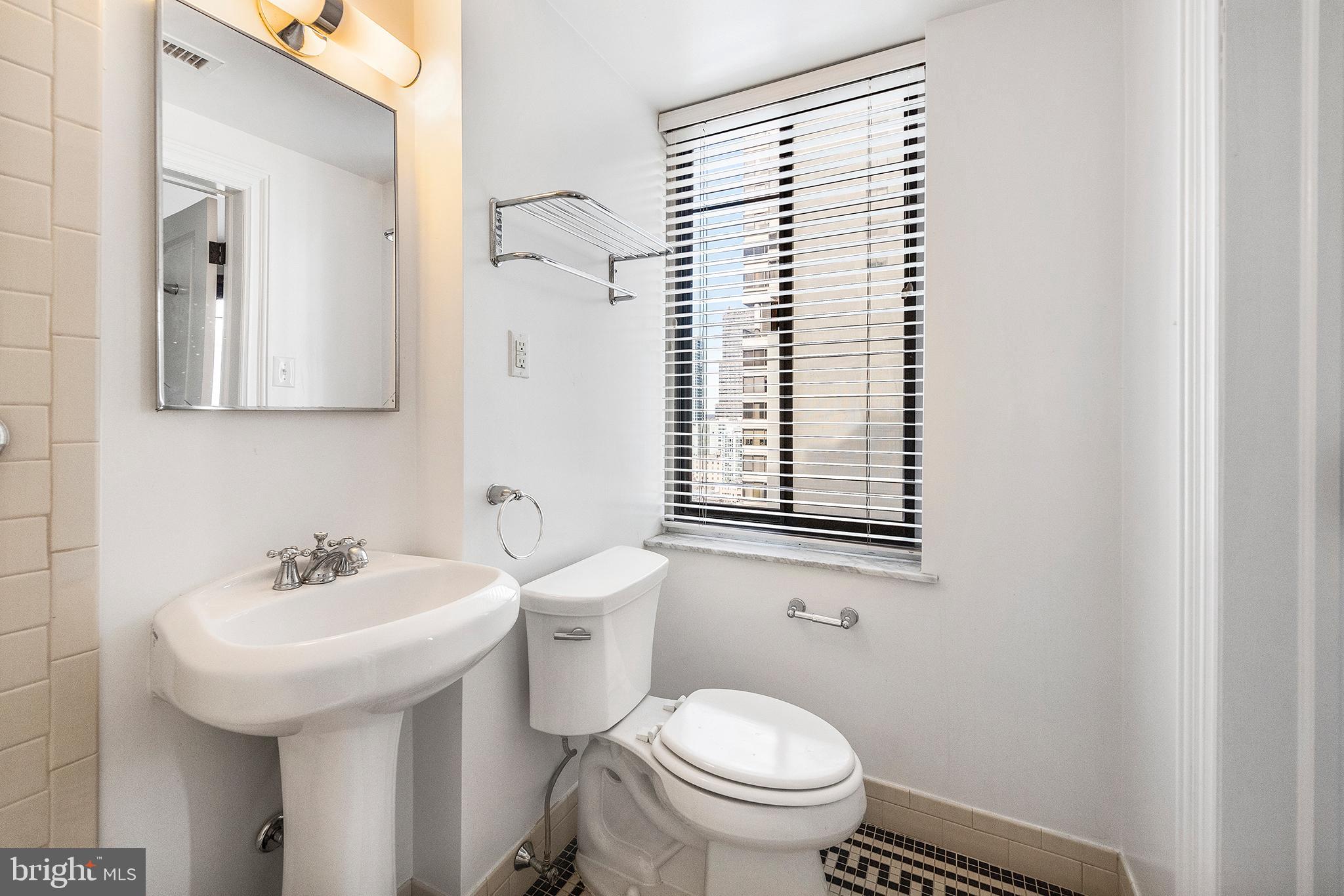 222 West Rittenhouse Square, Unit 1204 Philadelphia, PA 19103 - Photo 6 of 20