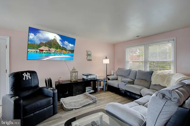 $480,000 | 1220 Grove Avenue, Shady Side, MD 20764