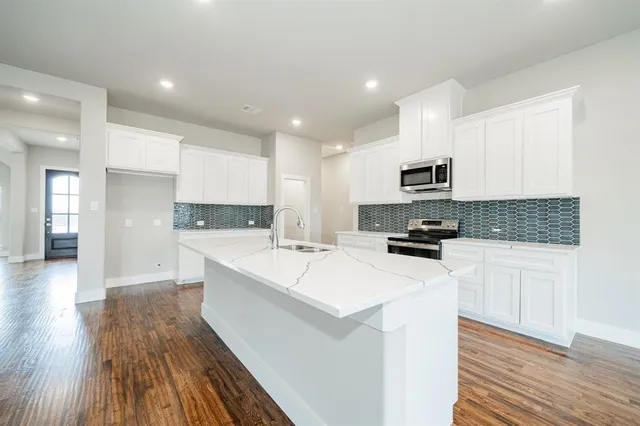 $465,000 | 424 Deer Lane, Celeste, TX 75423