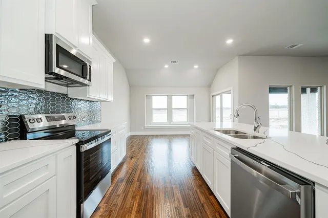 $465,000 | 424 Deer Lane, Celeste, TX 75423