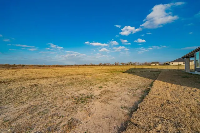 $465,000 | 424 Deer Lane, Celeste, TX 75423