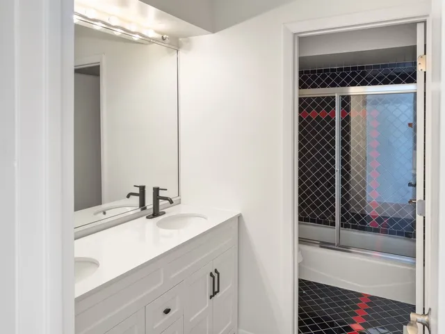 $6,450 | 3320 Lakewood Court, Glenview, IL 60026