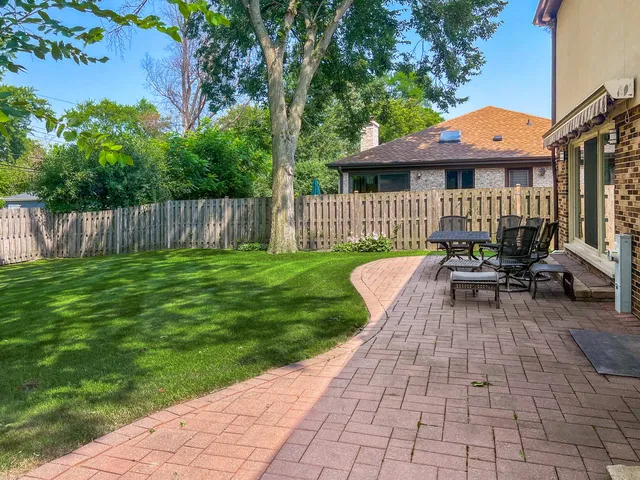 $6,450 | 3320 Lakewood Court, Glenview, IL 60026