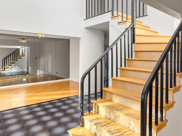 $6,450 | 3320 Lakewood Court, Glenview, IL 60026