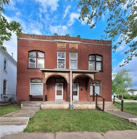 $205,000 | 727 South 10th Street, St. Joseph, MO 64501
