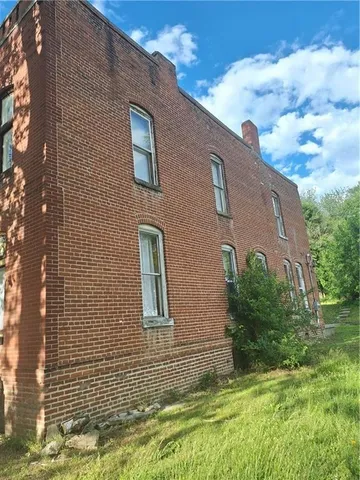 $205,000 | 727 South 10th Street, St. Joseph, MO 64501