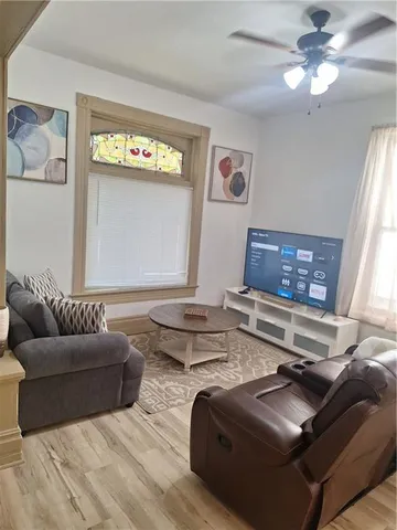 $205,000 | 727 South 10th Street, St. Joseph, MO 64501