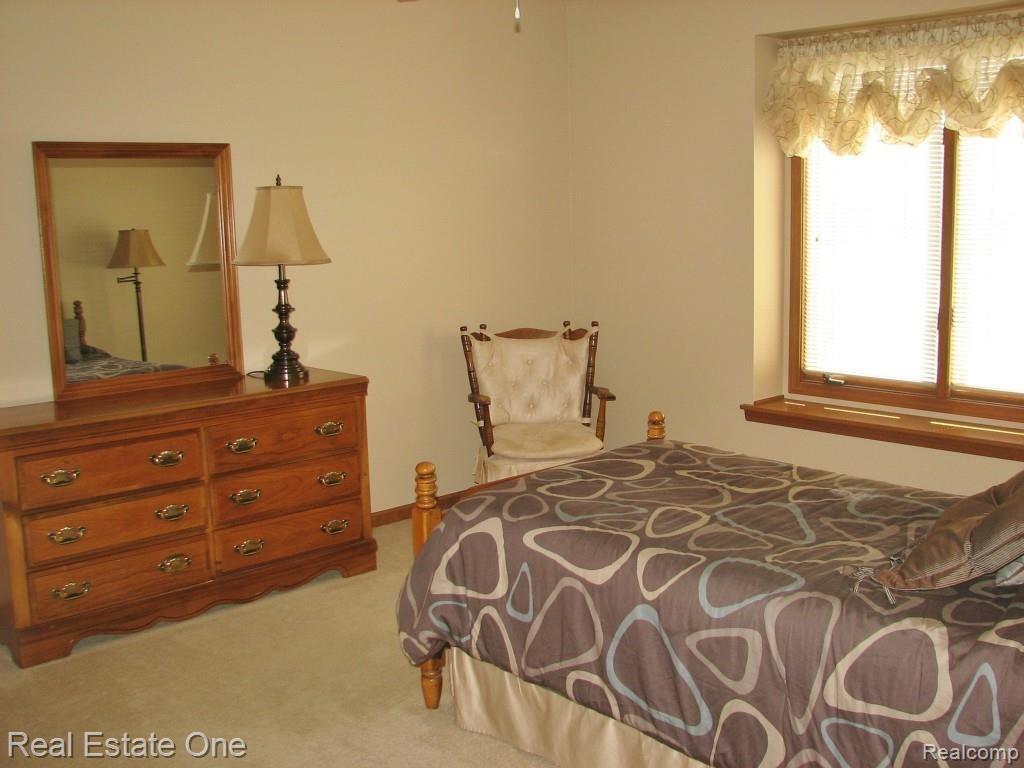 4240 Ridge Side Drive Rochester, MI 48306 - Photo 18 of 23 18 Bedroom Four.jpg