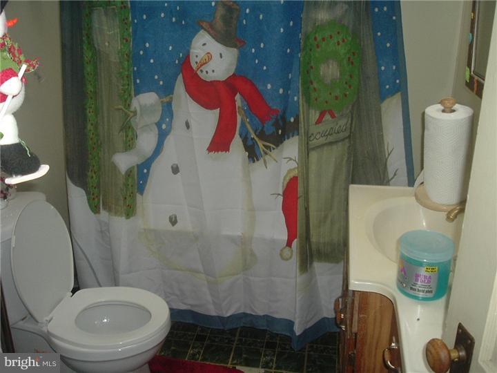 2124 Fraley Street Philadelphia, PA 19124 - Photo 4 of 7 Bathroom