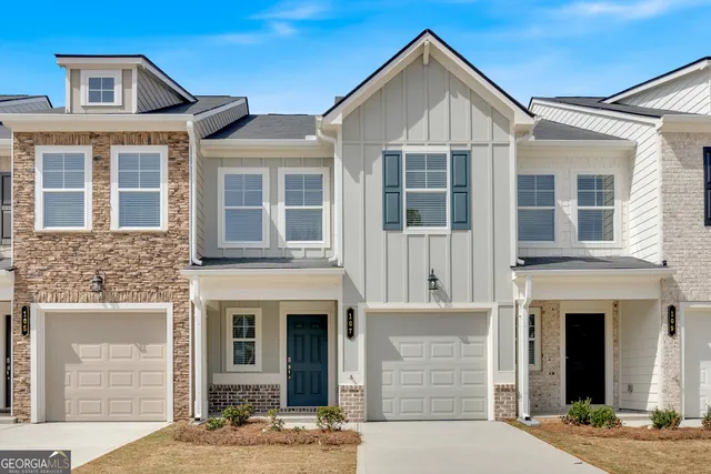 $283,990 | 107 Village Green Drive, Unit 170, Adairsville, GA 30103