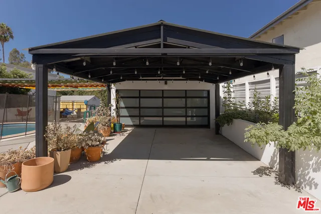 $11,900 | 2287 Glendale Boulevard, Los Angeles, CA 90039