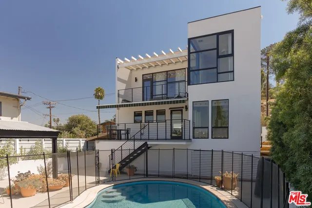 $11,900 | 2287 Glendale Boulevard, Los Angeles, CA 90039