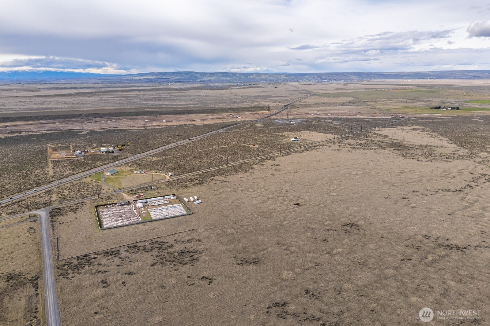 11061 Neppel Road Northeast Moses Lake, WA 98837 - Photo 14 of 24 a view of beach and an ocean