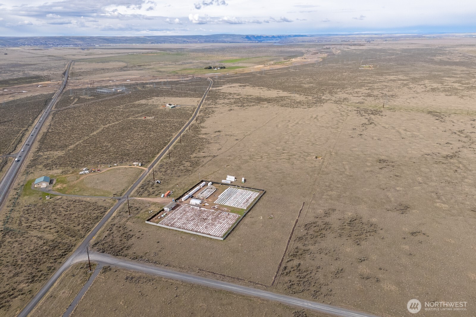 11061 Neppel Road Northeast Moses Lake, WA 98837 - Photo 2 of 24 a view of room with an empty space