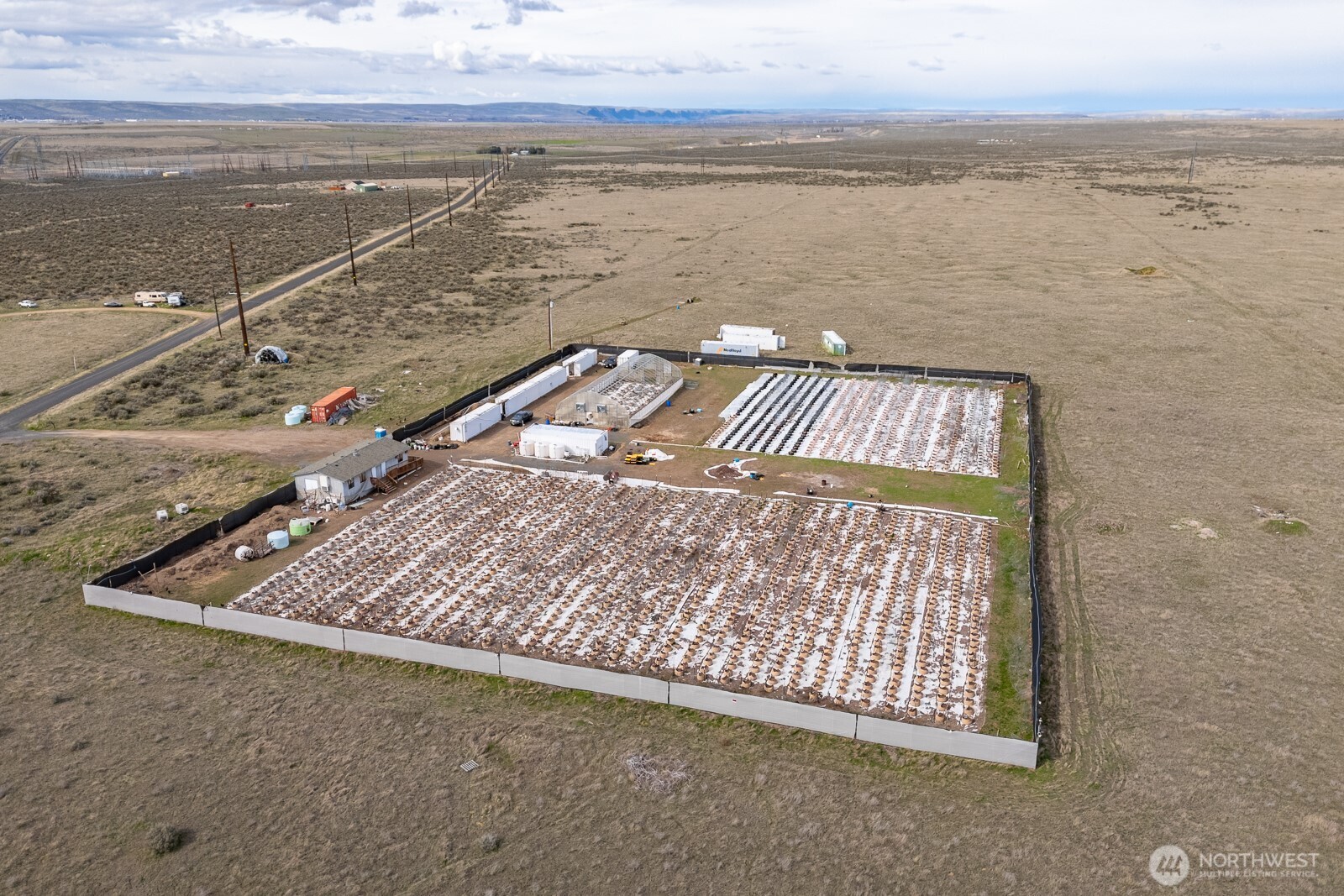 11061 Neppel Road Northeast Moses Lake, WA 98837 - Photo 8 of 24 a view of outside space and ocean view