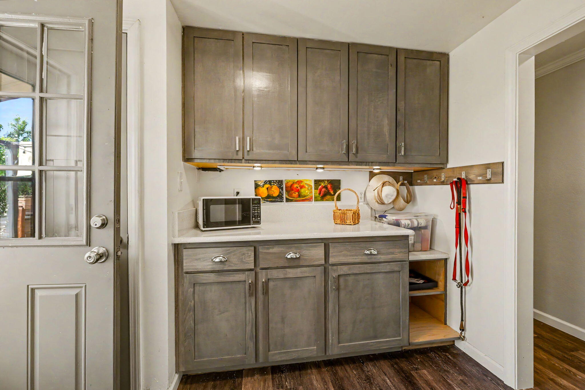 145 Highway 234 Eagle Point, OR 97524 - Photo 13 of 43 a utility room with cabinets
