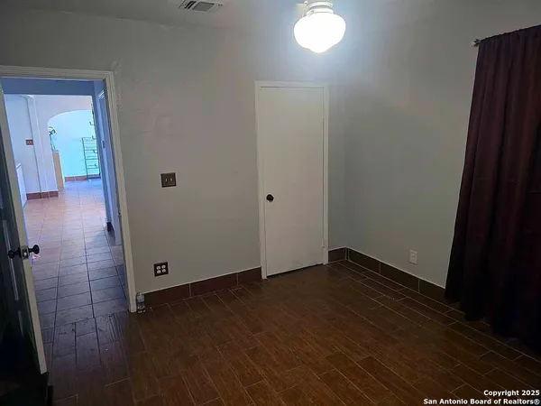 $1,300 | 298 El Monte Boulevard, San Antonio, TX 78212